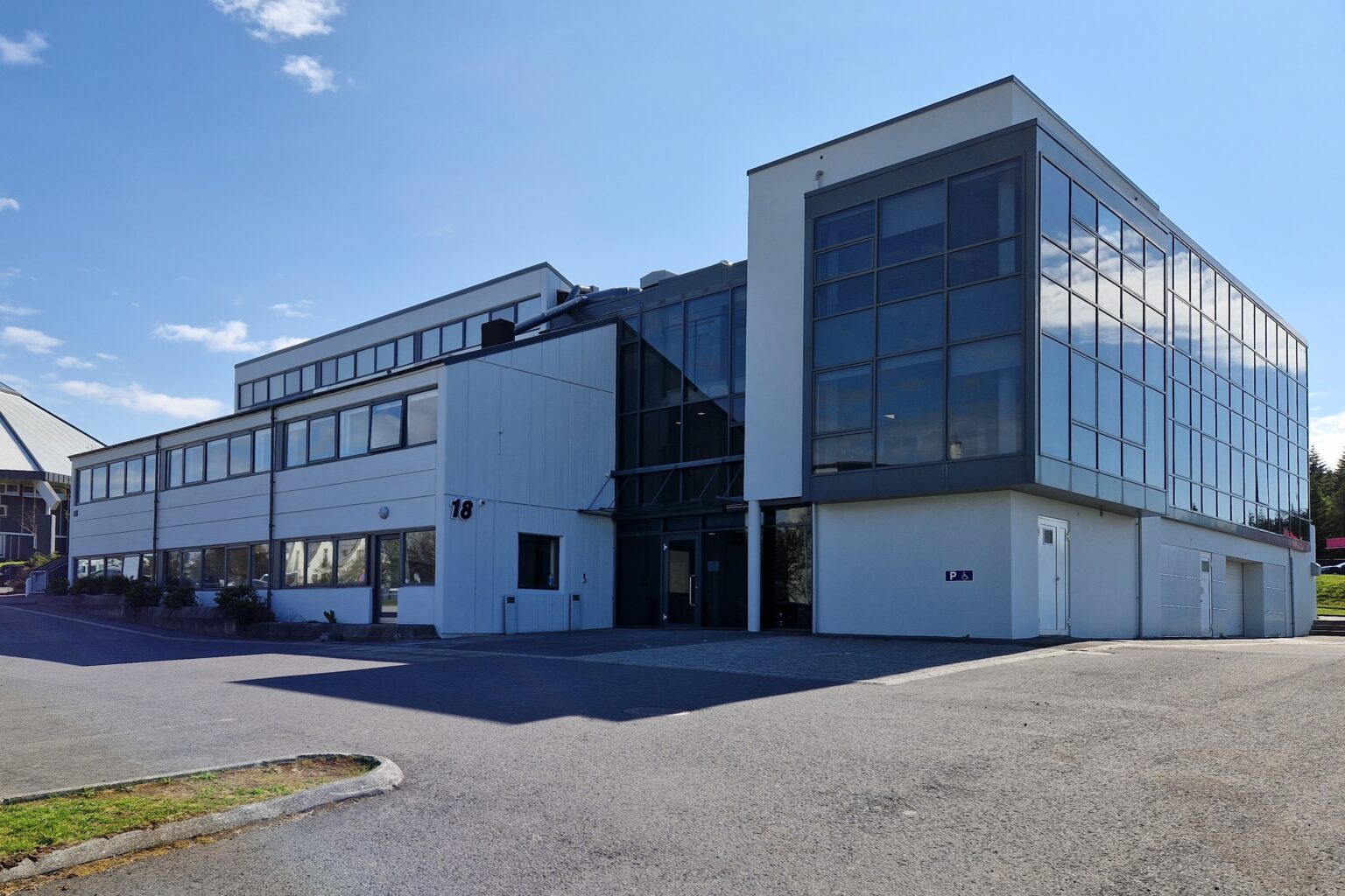 skógarhlíð 18